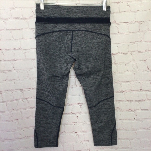 MPG Blue and Gray Cropped Leggings - Size Small - Picture 4 of 8